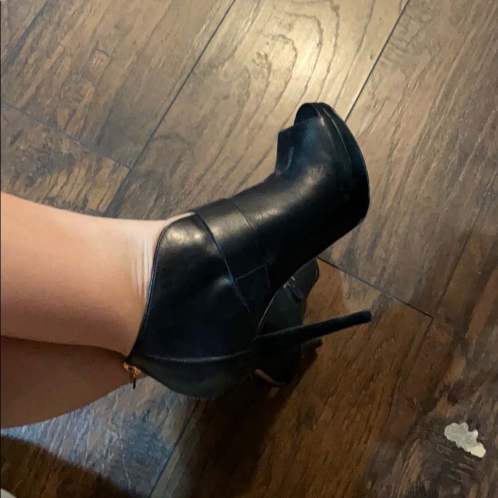 MK heels
